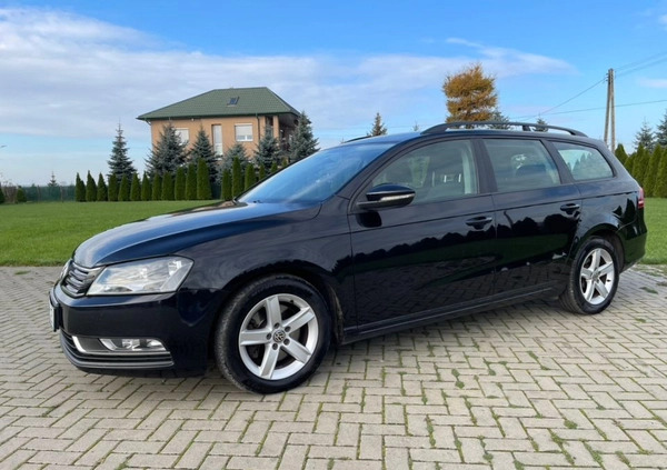 Volkswagen Passat cena 27900 przebieg: 245000, rok produkcji 2013 z Żelechów małe 667